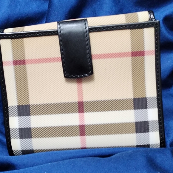 BRAND NEW BURBERRY BIFOLD NOVA CHECK WALLET FULL INCLUSIVE - Picture 2 of 10